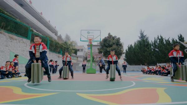 篮球规则场地说明_篮球简述场地规则图片_简述篮球场地的规则