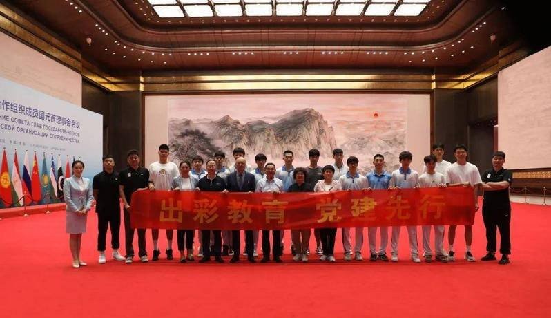 学校首届篮球赛冠军_篮球赛冠军学校是哪个_篮球赛冠军学校名单
