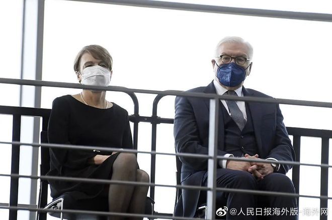 伊犁举重男子冠军是哪个_伊犁男子举重冠军是_新疆举重运动员
