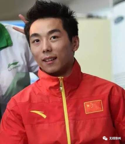 中国年纪小的游泳冠军男_中国现在游泳男的冠军_游泳年纪冠军男中国小伙是谁