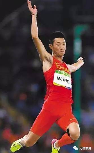 中国年纪小的游泳冠军男_中国现在游泳男的冠军_游泳年纪冠军男中国小伙是谁