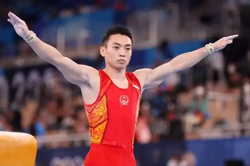 中国男子举重冠军有几个_举重冠军男_中国举重冠军男子叫什么名字
